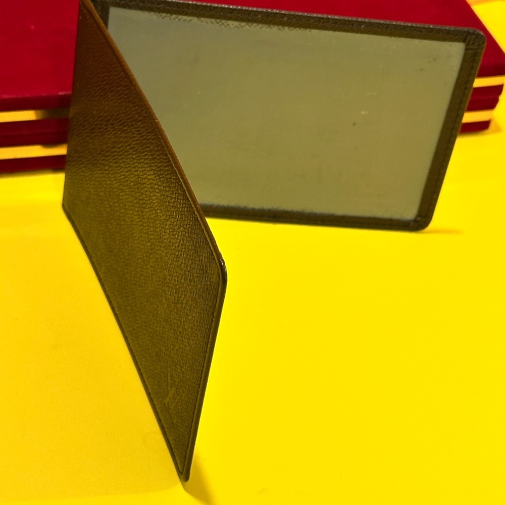 Louis Vuitton Textured Note Book cover - Picture 5 of 12